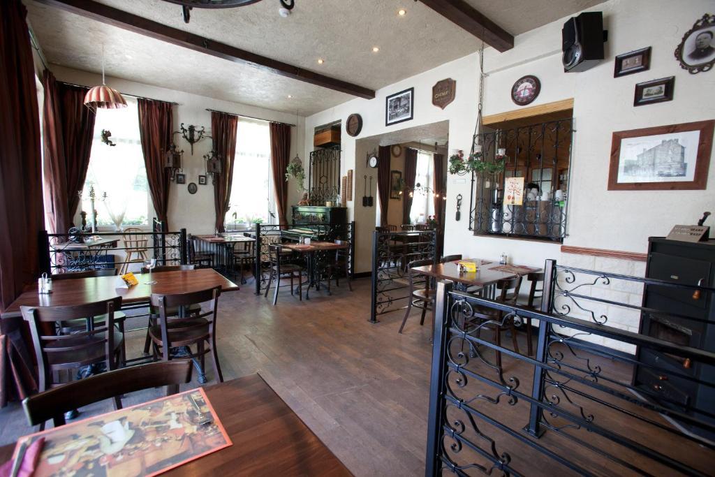 B&B-Restaurant Porte De La Lienne Stoumont Exterior photo
